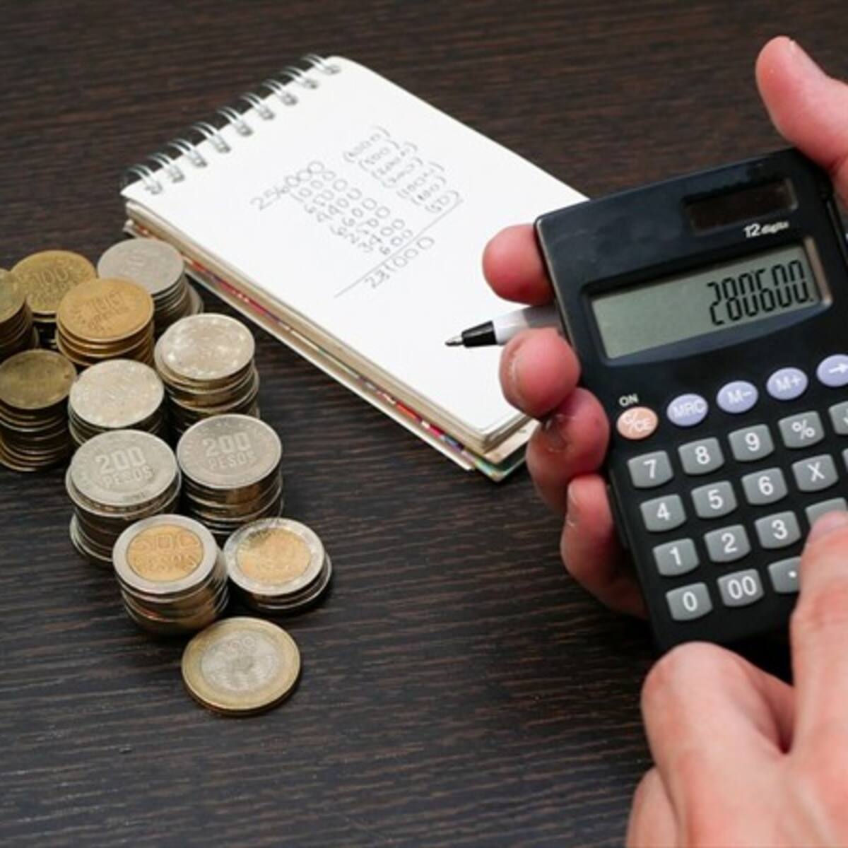 Reforma tributaria: ¿en qué se diferencian los proyectos de gobiernos Petro y Duque?