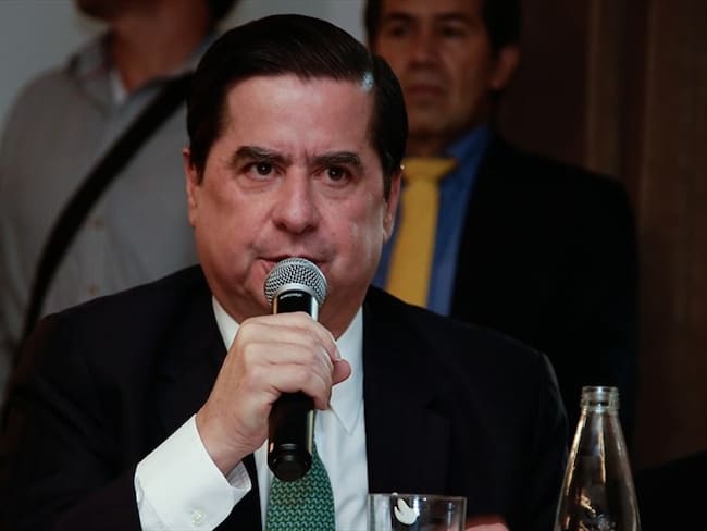 El ministro del Interior, Juan Fernando Cristo, rechazó la agresión que sufrió la periodista Elyangélica González, corresponsal de Caracol Radio y La W en Venezuela. Foto: Colprensa