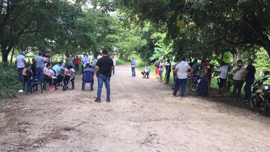 Se firmaron en dos mesas de diálogo acuerdos ambientales y laborales que concretan el levantamiento de los bloqueos. Foto: W