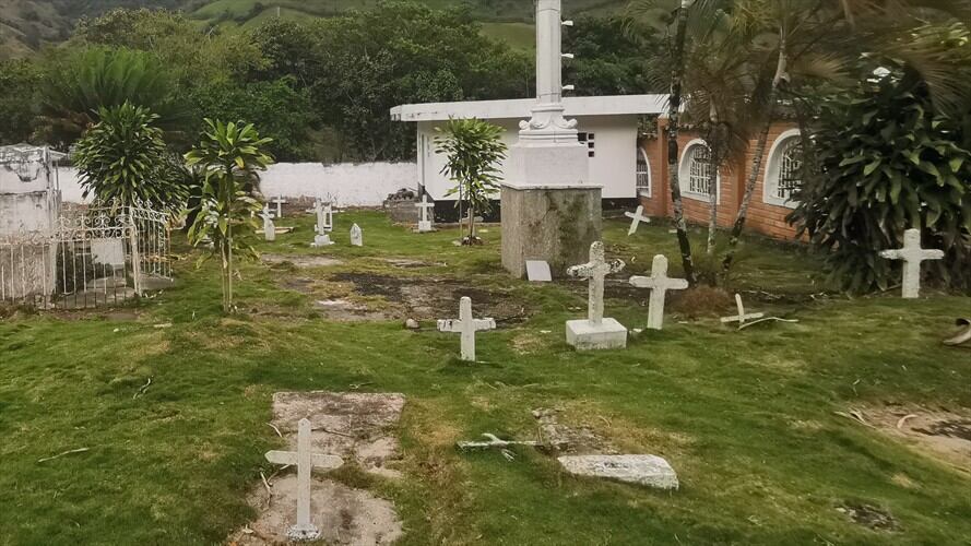 En Dabeiba todavía recuerdan cómo lanzaban los cuerpos al cementerio. Foto: Redacción W Radio