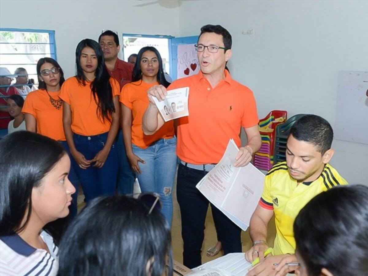 CNE investiga a Carlos Caicedo por violación de normas de propaganda electoral