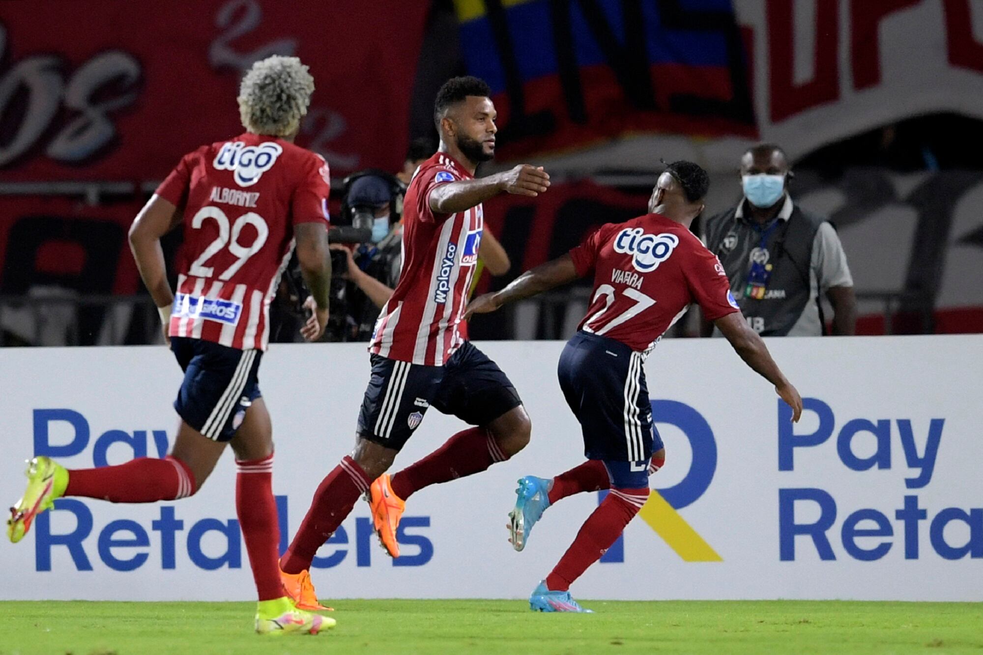 Gol de Miguel Borja con el Junior de Barranquilla ante Fluminense por Copa Sudamericana (Photo by RAUL ARBOLEDA/AFP via Getty Images)