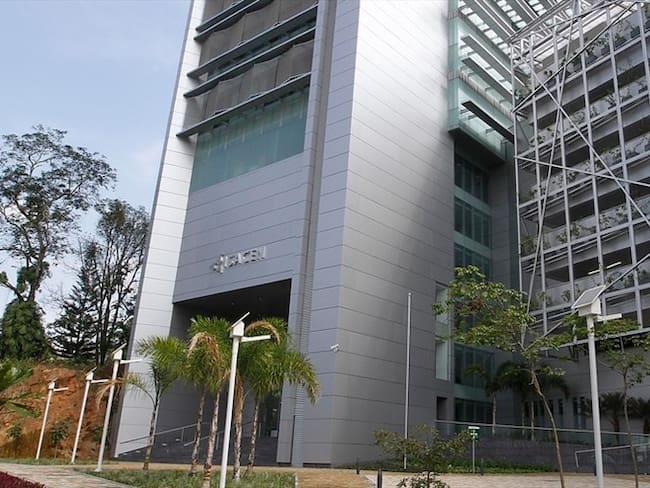 La vía sustitutiva se construyó en el marco del convenio interadministrativo 077 de 2011 para reemplazar parte de la vía nacional . Foto: Colprensa