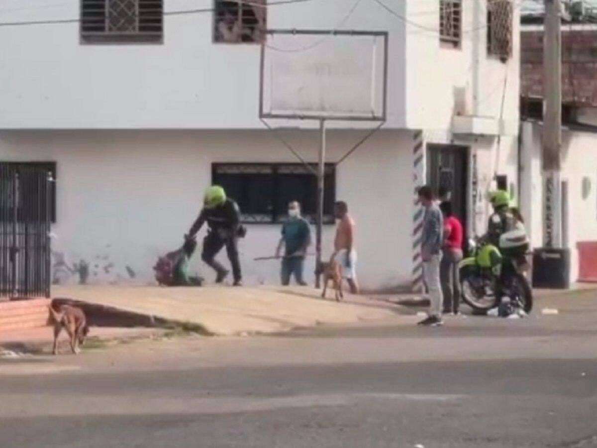 Suspenden a policías por agresión contra habitante de calle en Cúcuta