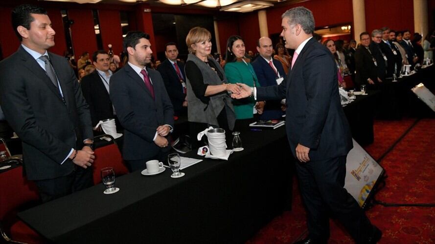 Duque pide apoyo de bancos para aliviar a colombianos afectados por el ‘gota a gota’. Foto: Presidencia