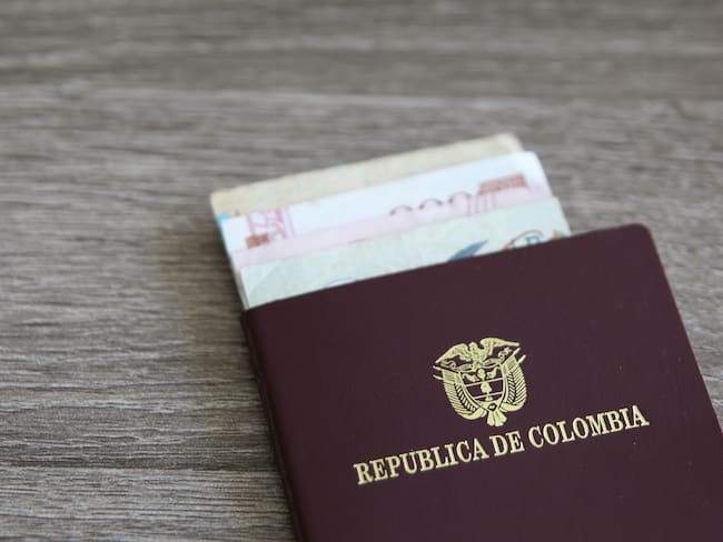 Denuncian presunta red de “tramitadores” de pasaportes en Santander