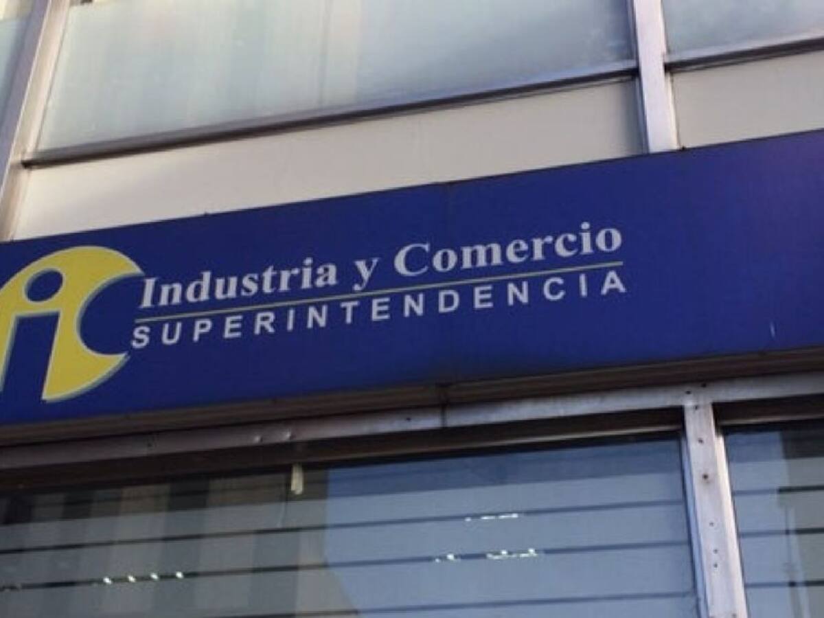 ¿Todo arreglado? Superintendente de Industria encargada empezó a llevar sus fichas