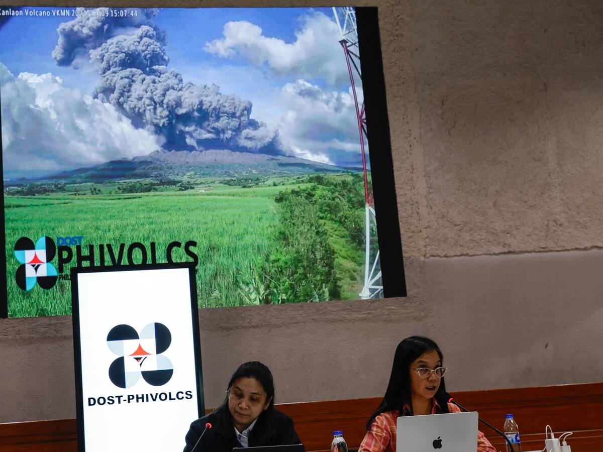 Filipinas inició evacuación de 87.000 personas por la erupción del volcán ‘Kanlaon’