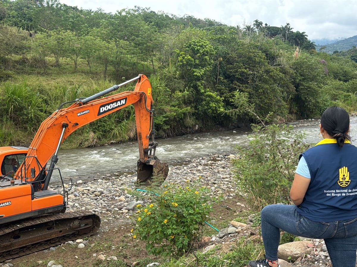 Maquinaria de la UNGRD está en Supía (Caldas) para reforzar los jarillones y obras de mitigación