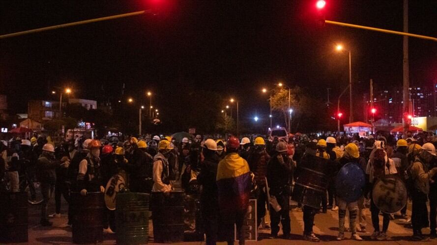Alcaldía ordena retirar a policías en puntos de Bogotá donde han muerto personas. Foto: Getty Images