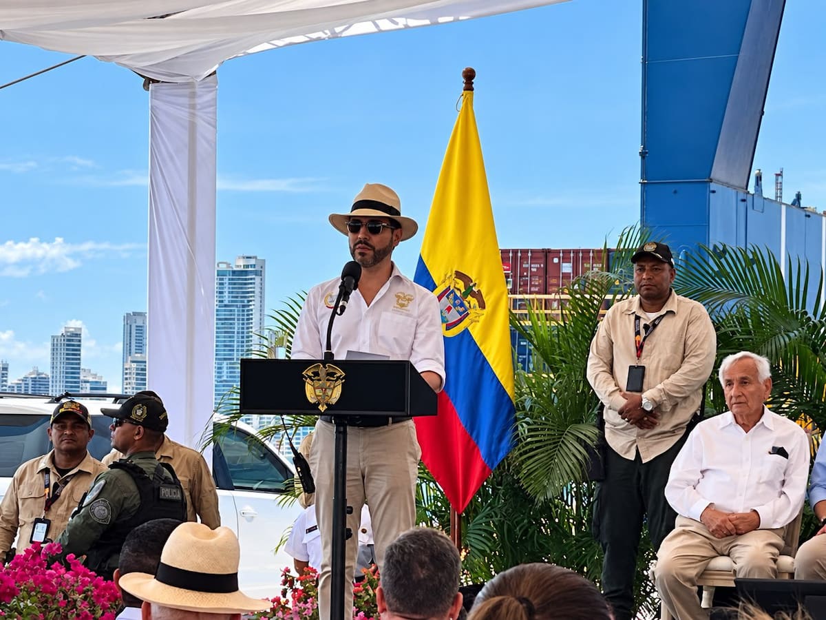 Presidente Abelardo de la Espriella oficializó decreto para modernización de puertos