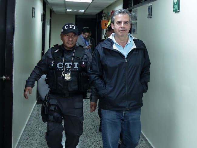 Alex Vernot denunció que Fiscalía de Martínez le pidió testificar contra Petro