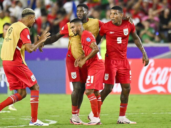 Orlando (United States), 02/07/2024.- Panama players celebrate the win over Bolivia during the CONMEBOL Copa America 2024 group C match between Bolivia and Panama, in Orlando, Florida, United States, 01 July 2024. (Estados Unidos) EFE/EPA/MIGUEL RODRIGUEZ