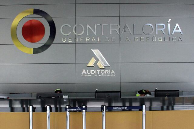 Víctimas de delitos informáticos piden respuesta de Claro. Foto: Colprensa