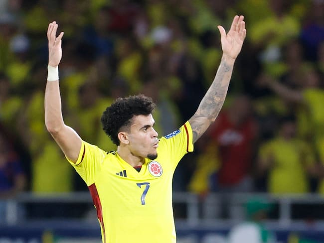 AMDEP3256. BARRANQUILLA (COLOMBIA), 16/11/2023.- Luis Díaz de Colombia celebra su segundo gol hoy, en un partido de las Eliminatorias Sudamericanas para la Copa Mundial de Fútbol 2026 entre Colombia y Brasil en el estadio Metropolitano en Barranquilla (Colombia). EFE/ Mauricio Dueñas Castañeda