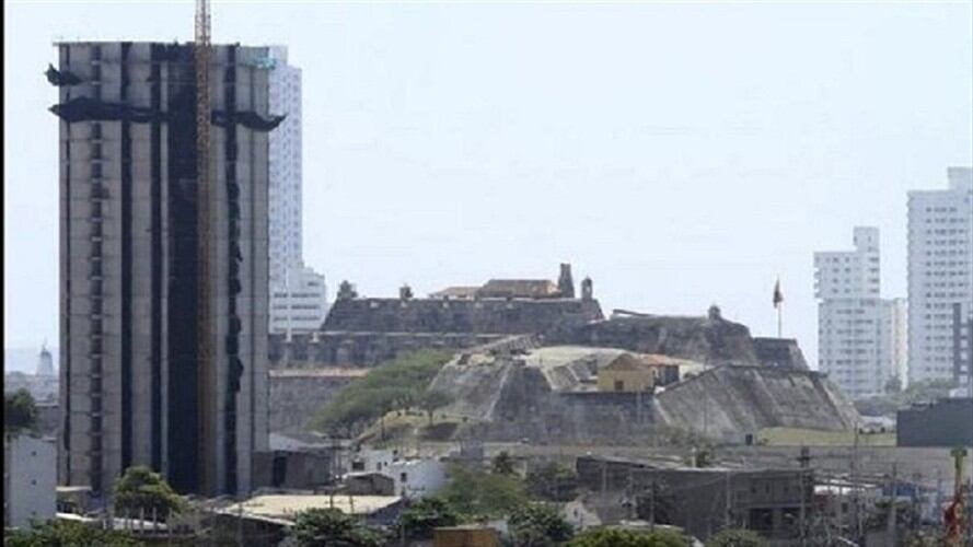 El mandatario señaló que el costo de la demolición de este edificio puede oscilar entre $2 mil y $3 mil millones. Foto: Cortesía