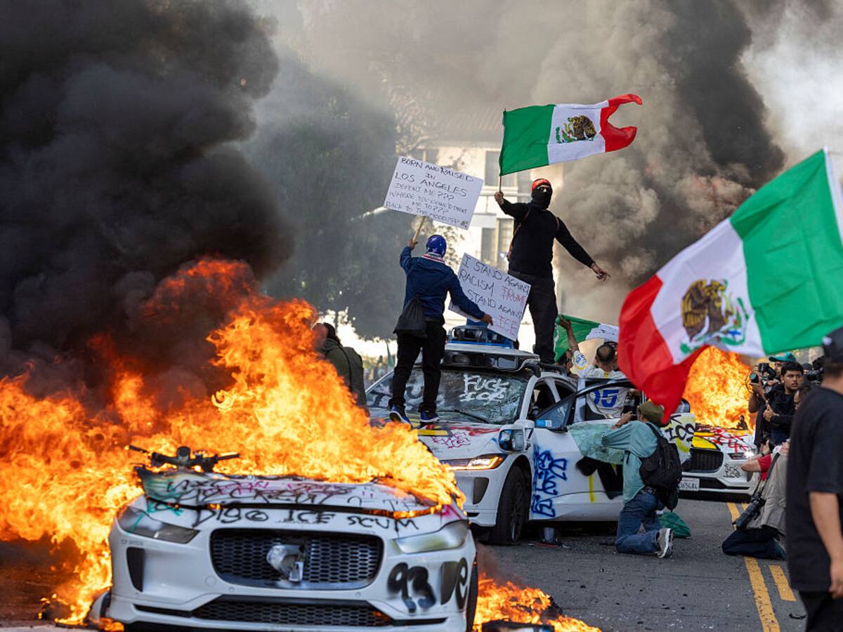 El pueblo tiene todo el derecho a defenderse: profesor sobre protestas contra redadas del ICE en L.A.