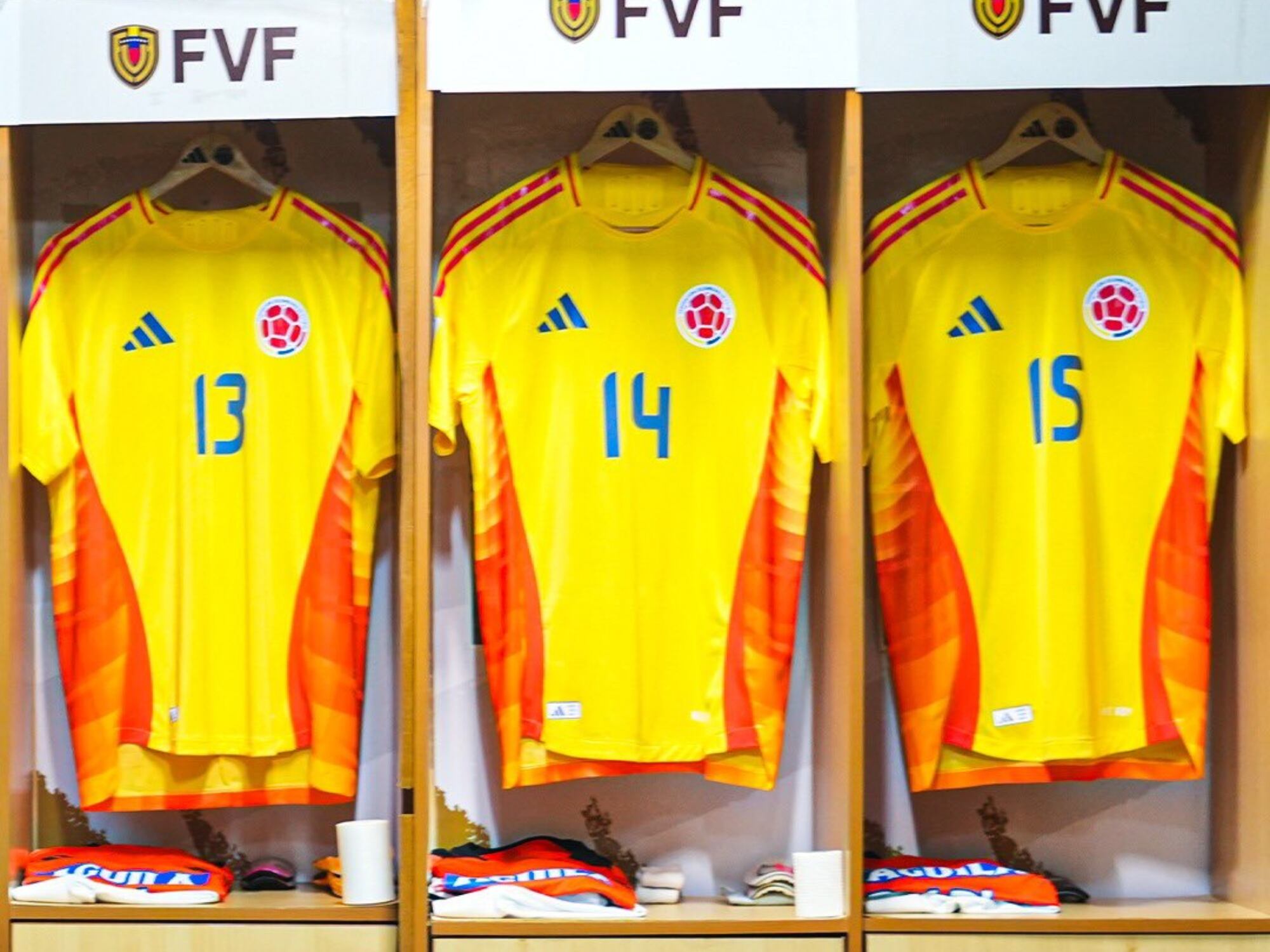 Camerino de la Selección Colombia en el Monumental de Maturín previo al partido contra Venezuela. Foto: X Selección Colombia.