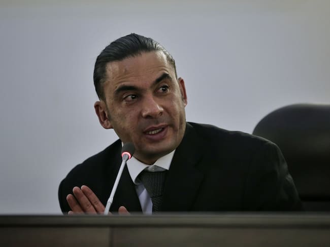 Denuncia de abuso laboral contra Francisco Bernate, presidente del Colegio de Abogados Penalistas de Colombia