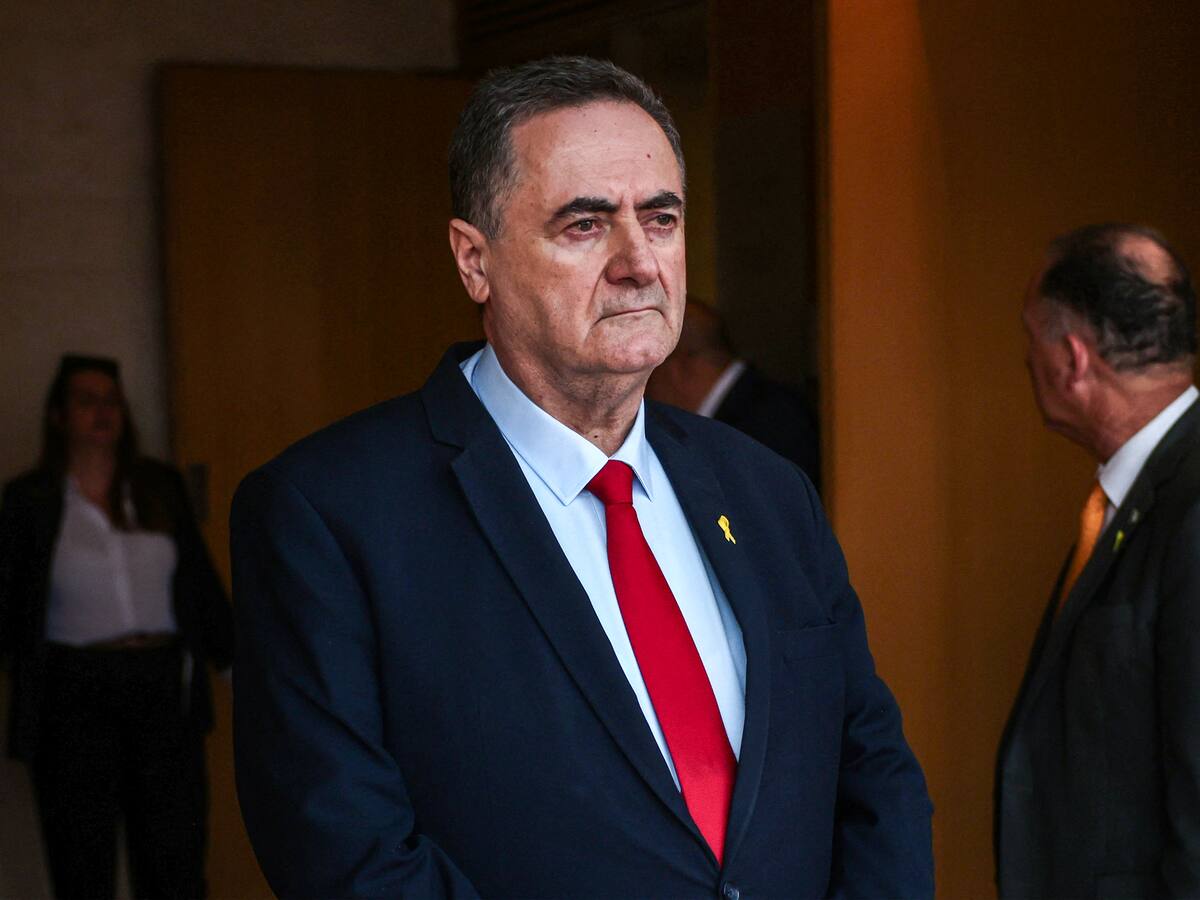 Familiares de los rehenes protestan frene a la casa del ministro israelí de Defensa