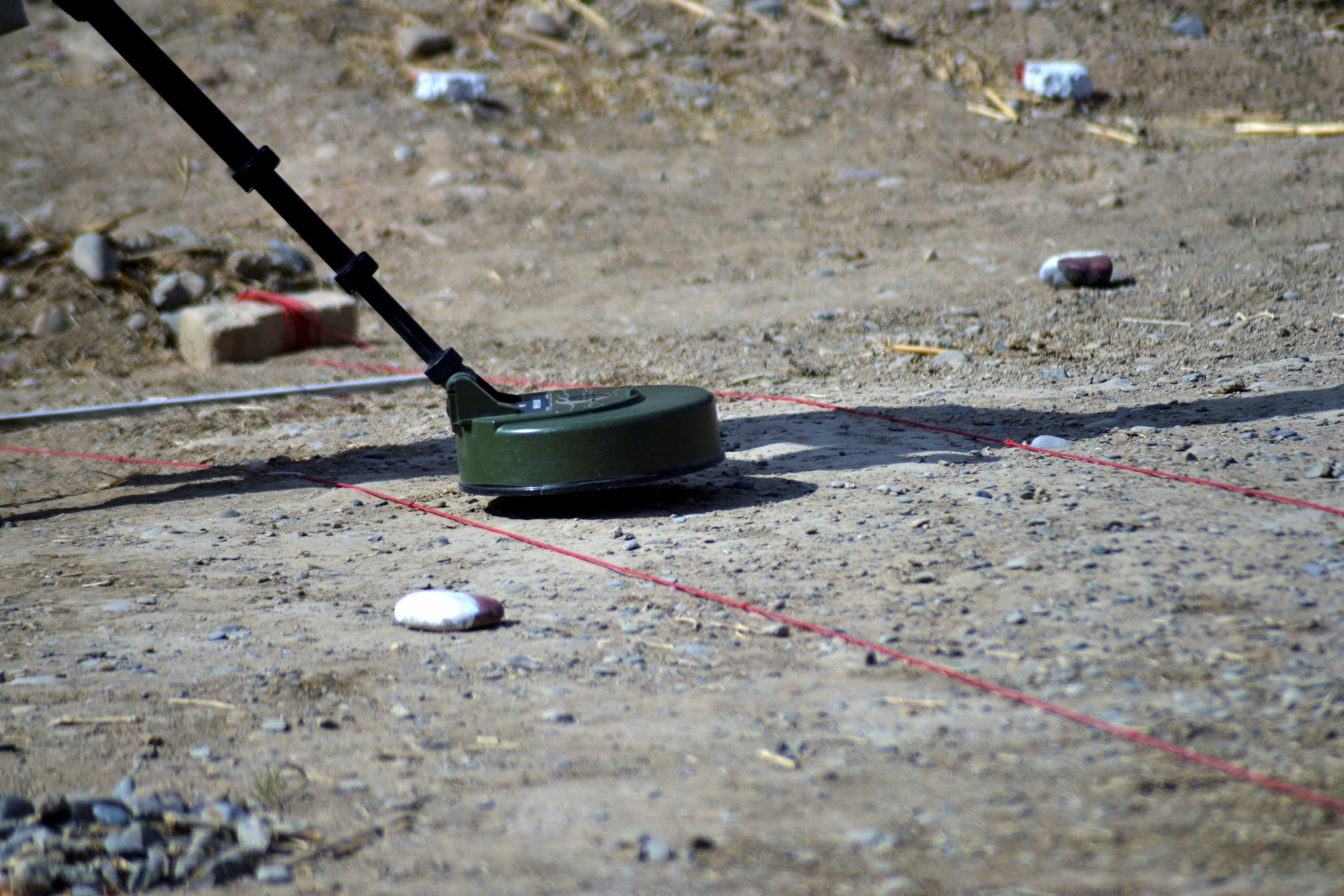 Escáner anti minas en Afganistán. FOTO: JAVED TANVEER/AFP via Getty Images