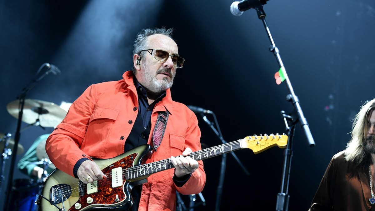 “El rock and roll siempre debe estar vivo”: Elvis Costello, quien lanzó su nuevo disco “The boy named if”