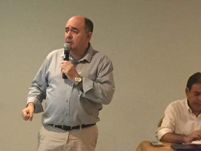 Francisco Olmos aseguró que la investigación en su contra no afecta en nada a las cuatro de las cinco empresas que conforman el consorcio Aguas del Sur del Atlántico y que él representa. Foto: Silvana Salas (W Radio)