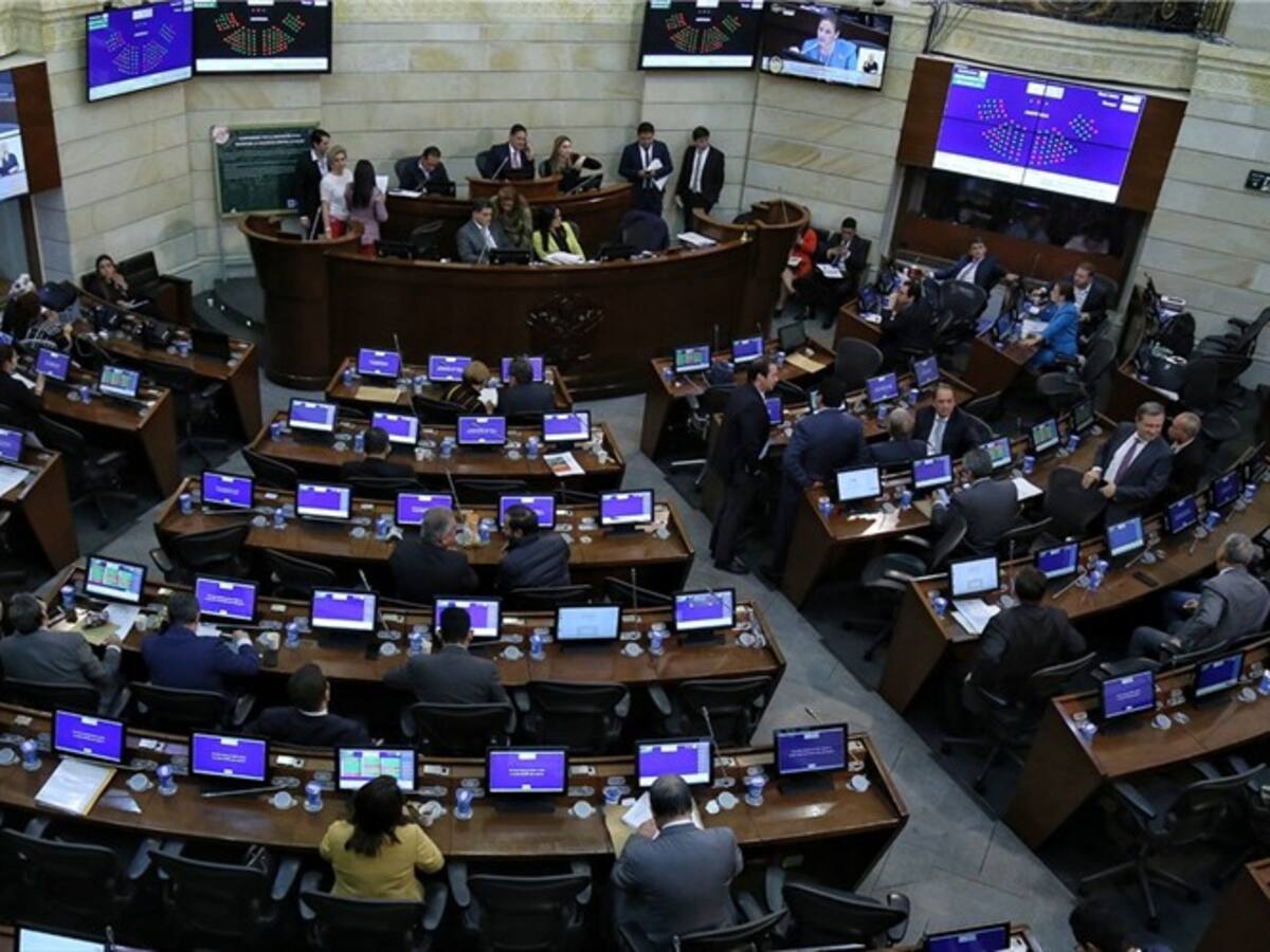 Para evitar vicios de trámite, Cámara aplaza discusión de la reforma tributaria