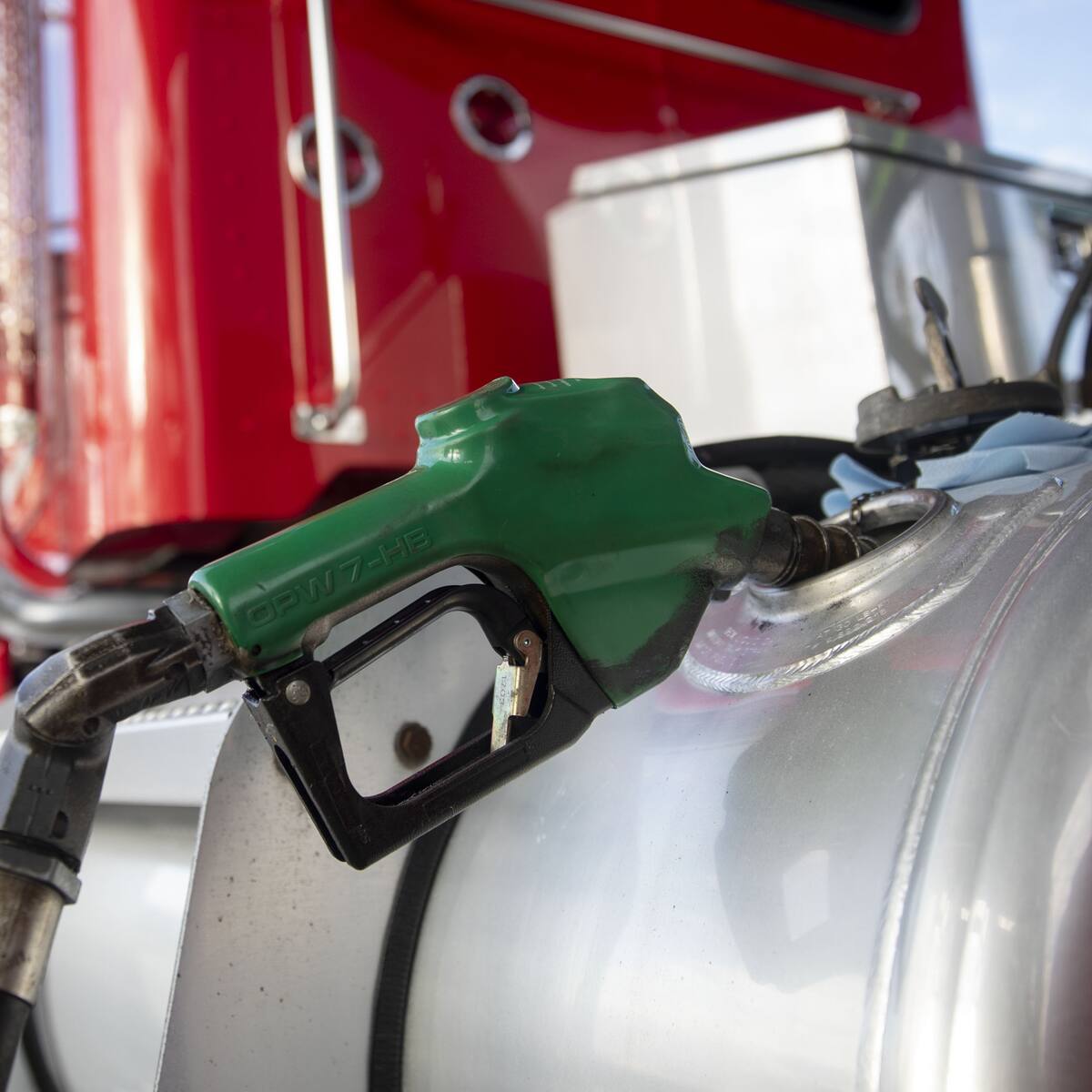 Se reflejará en el costo de vida de los colombianos: Fedetranscarga por aumento del diésel