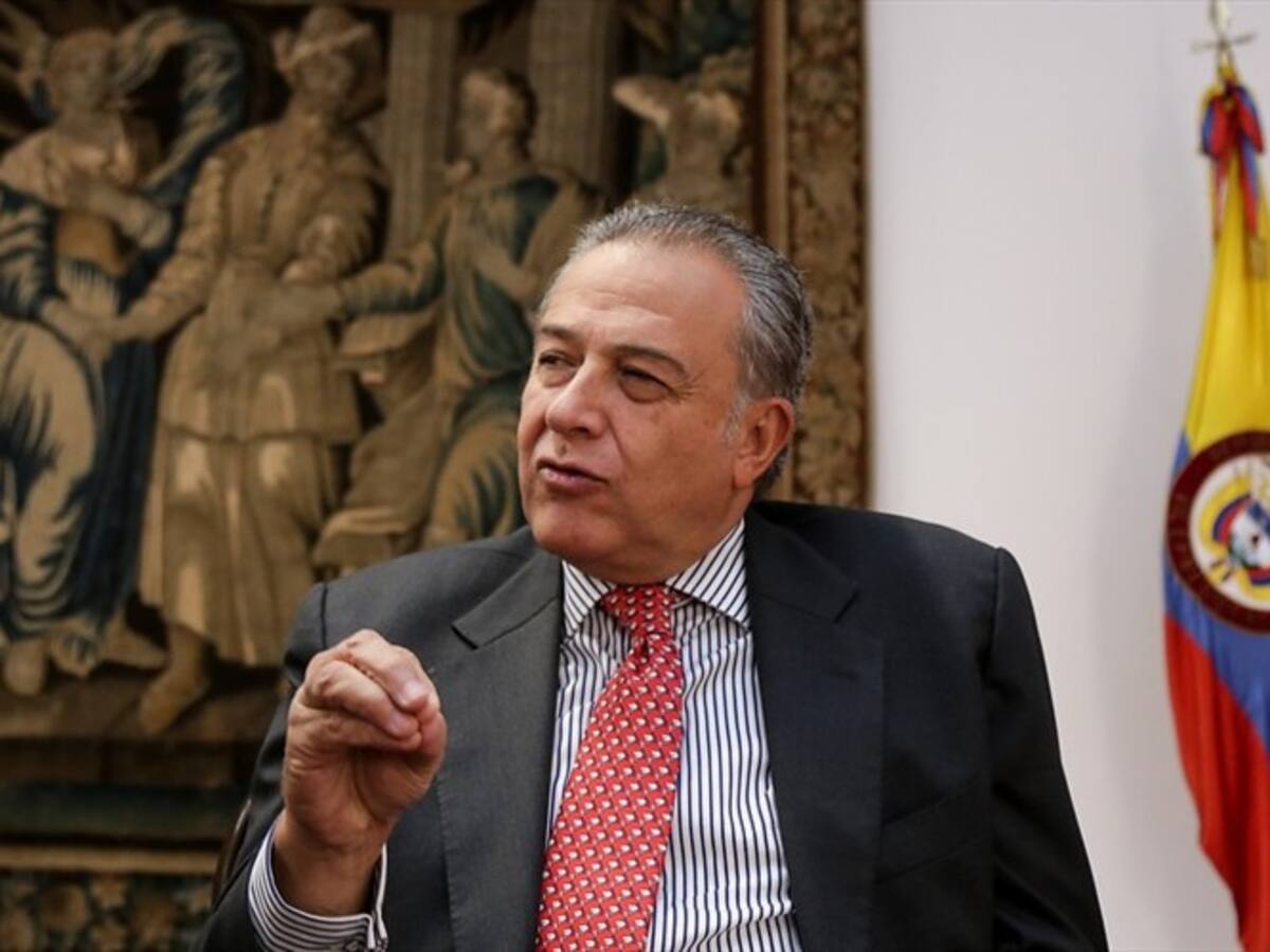 Mininterior afirma que directiva presidencial no veta al comisionado de paz