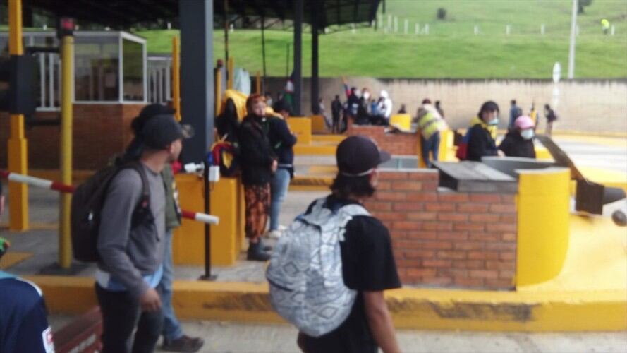 Los manifestantes llegaron a protestar al peaje de Tuta. . Foto: Suministrada