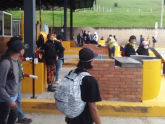 Los manifestantes llegaron a protestar al peaje de Tuta. . Foto: Suministrada