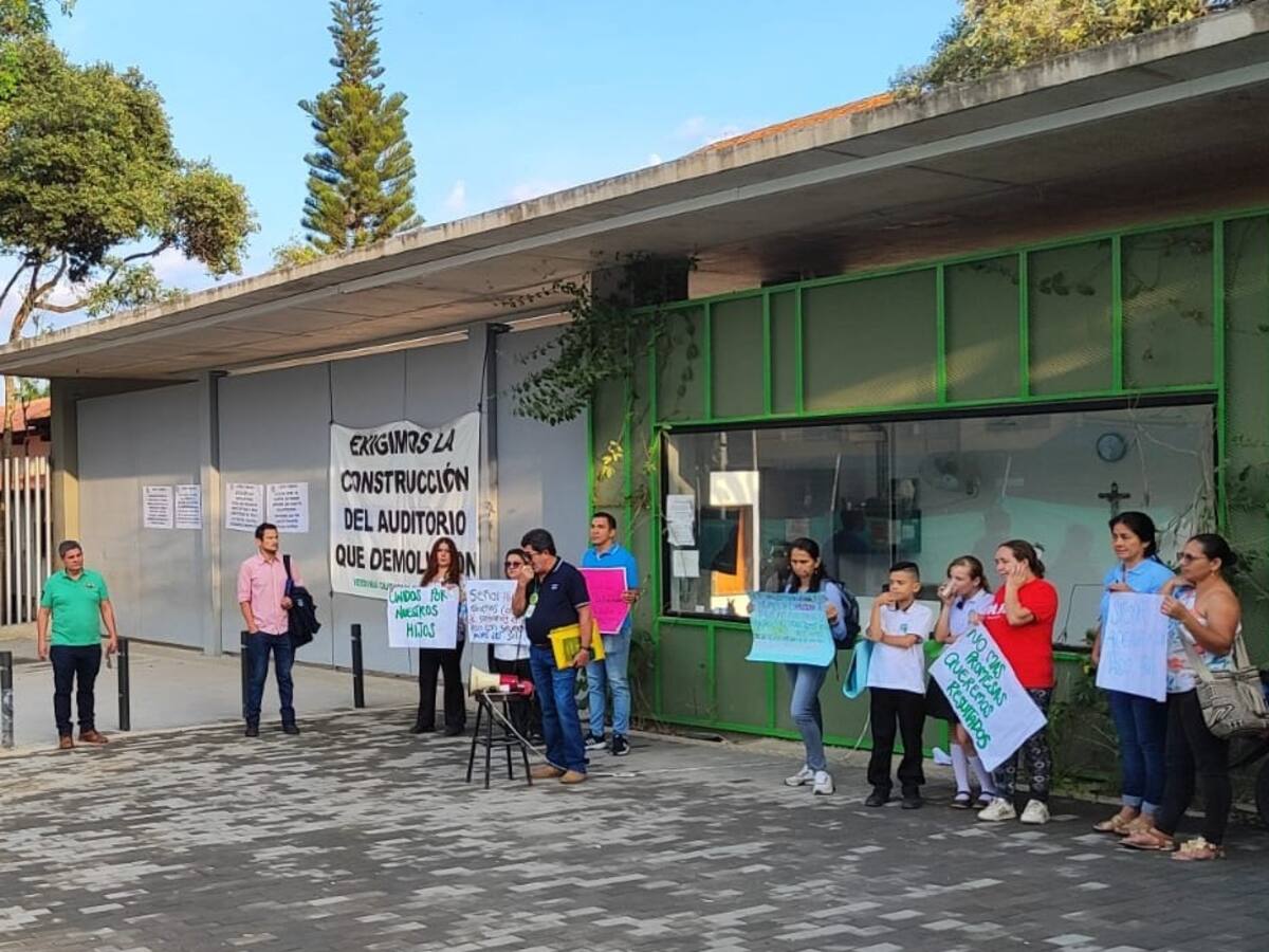 Piden al alcalde de Bucaramanga suspender convenio con findeter para obras en Tecnológico