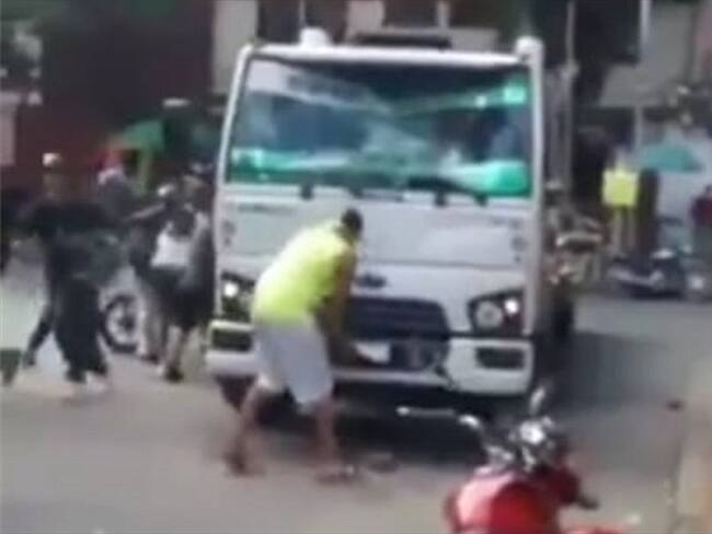 La asonada se registró en el barrio Lourdes de Cali. Foto: Cortesía