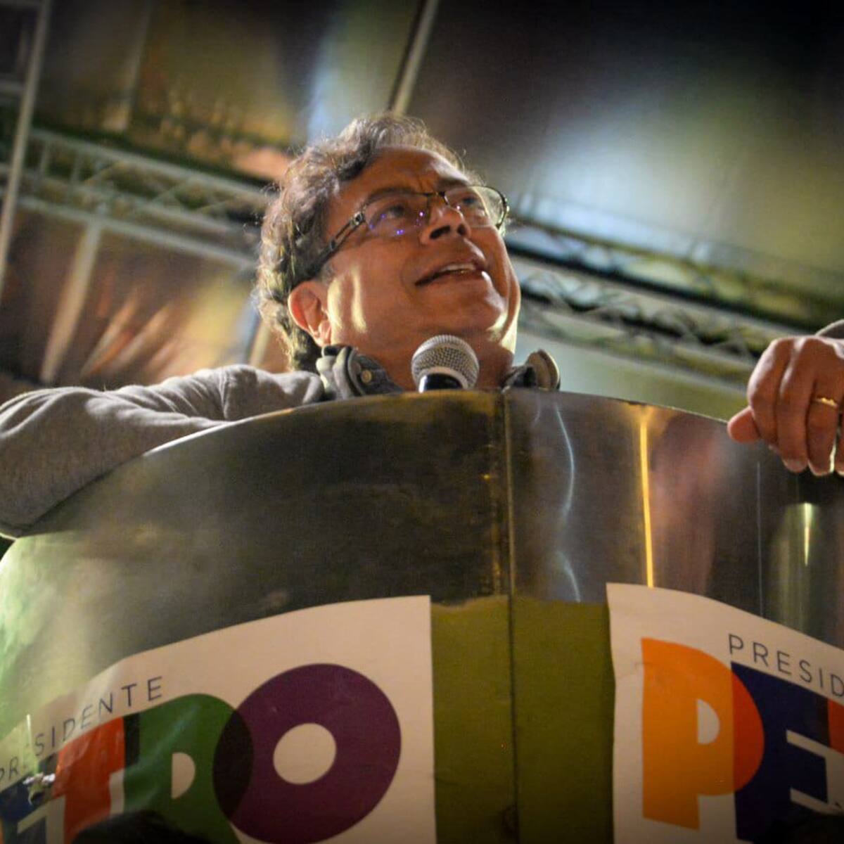 Petro: “lo que hay gobernando, y me disculpan por generalizar, son rateros y asesinos en el poder”