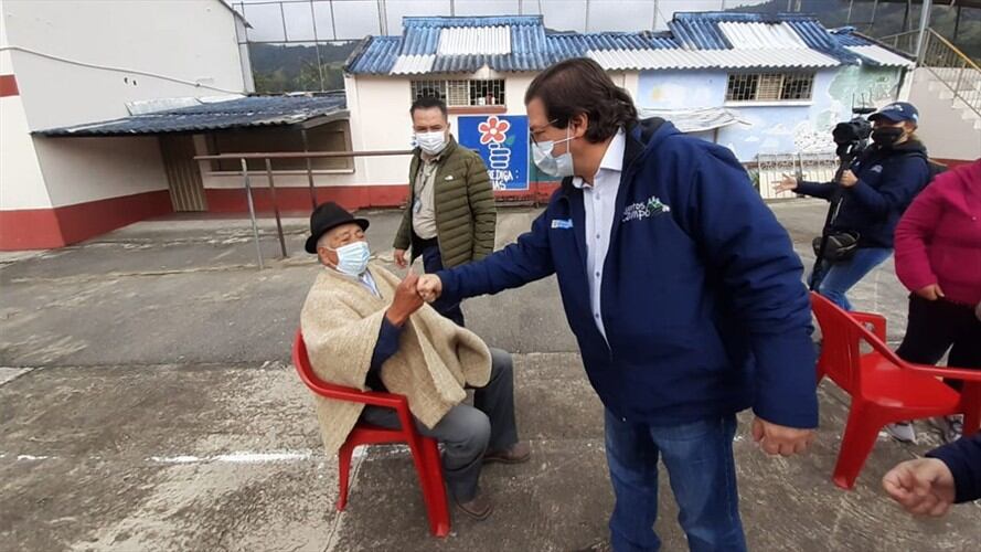 En la reunión estuvieron presentes parlamentarios boyacenses y el gobernador Ramiro Barragán. . Foto: W