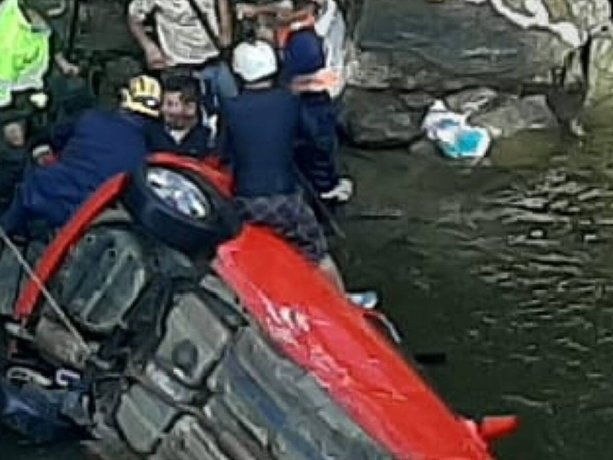 Rescataron sin vida a dos niñas que cayeron al río Fonce, en San Gil