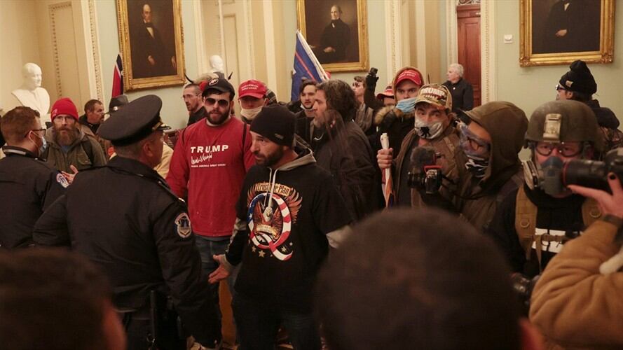 Cámara baja y Senado de EEUU en receso de emergencia ante llegada de manifestantes. Foto: Win McNamee/Getty Images