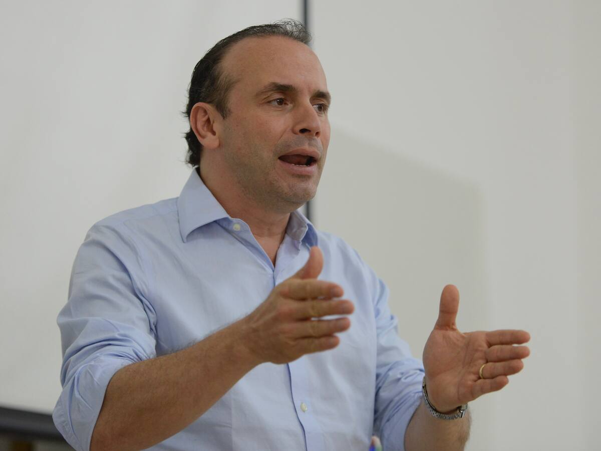 Alcalde de Cali advierte colapso del sistema de salud por crisis financiera