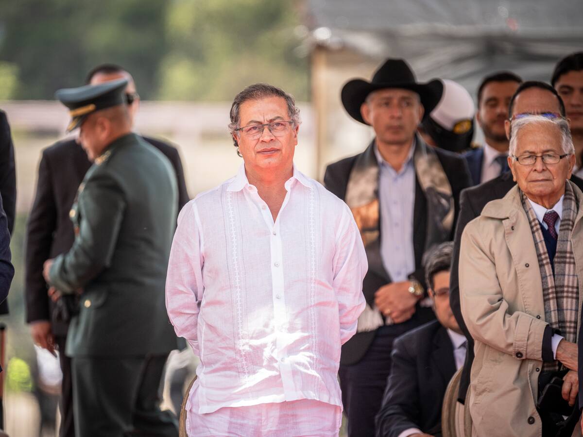 “No quieren que el gobierno progresista siga gobernando en Colombia”: Petro