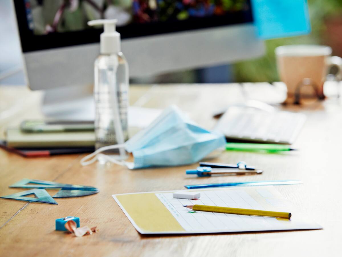 “No tiene sentido que tapabocas sea obligatorio en aulas de clase y no en discotecas”: Carlos Pérez, médico