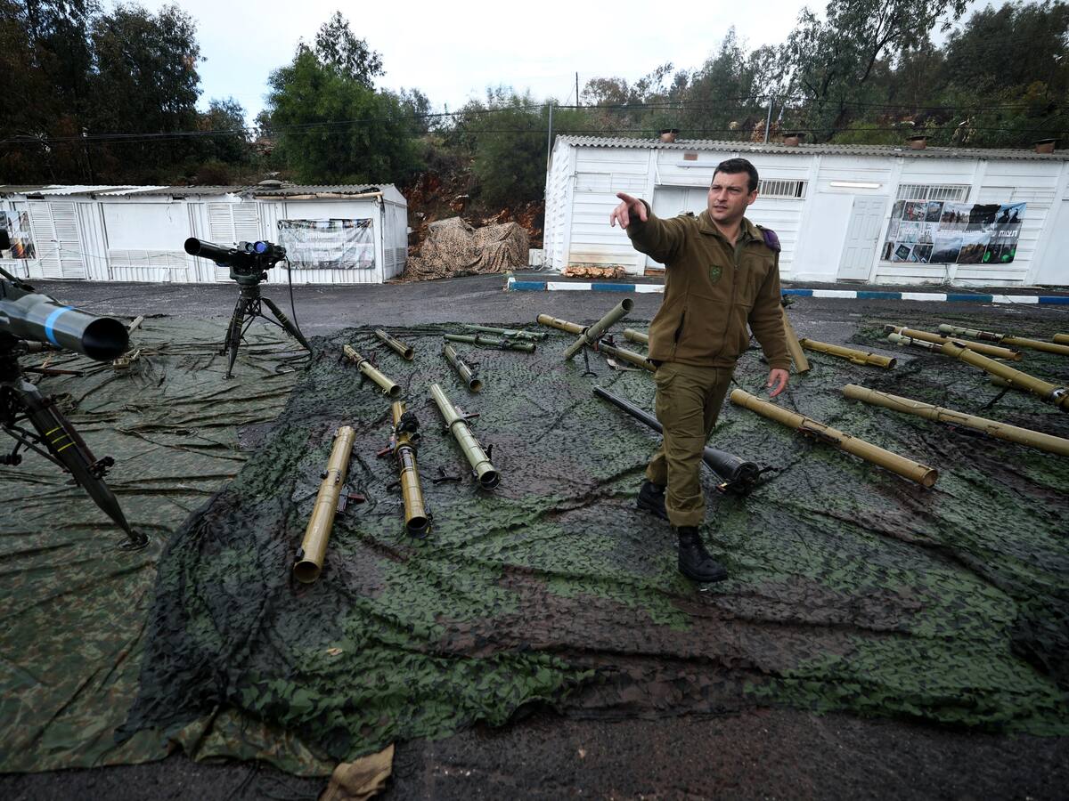 ¿”Alto al fuego” o “alto el fuego”? Diferencia y validez de las expresiones, según la RAE
