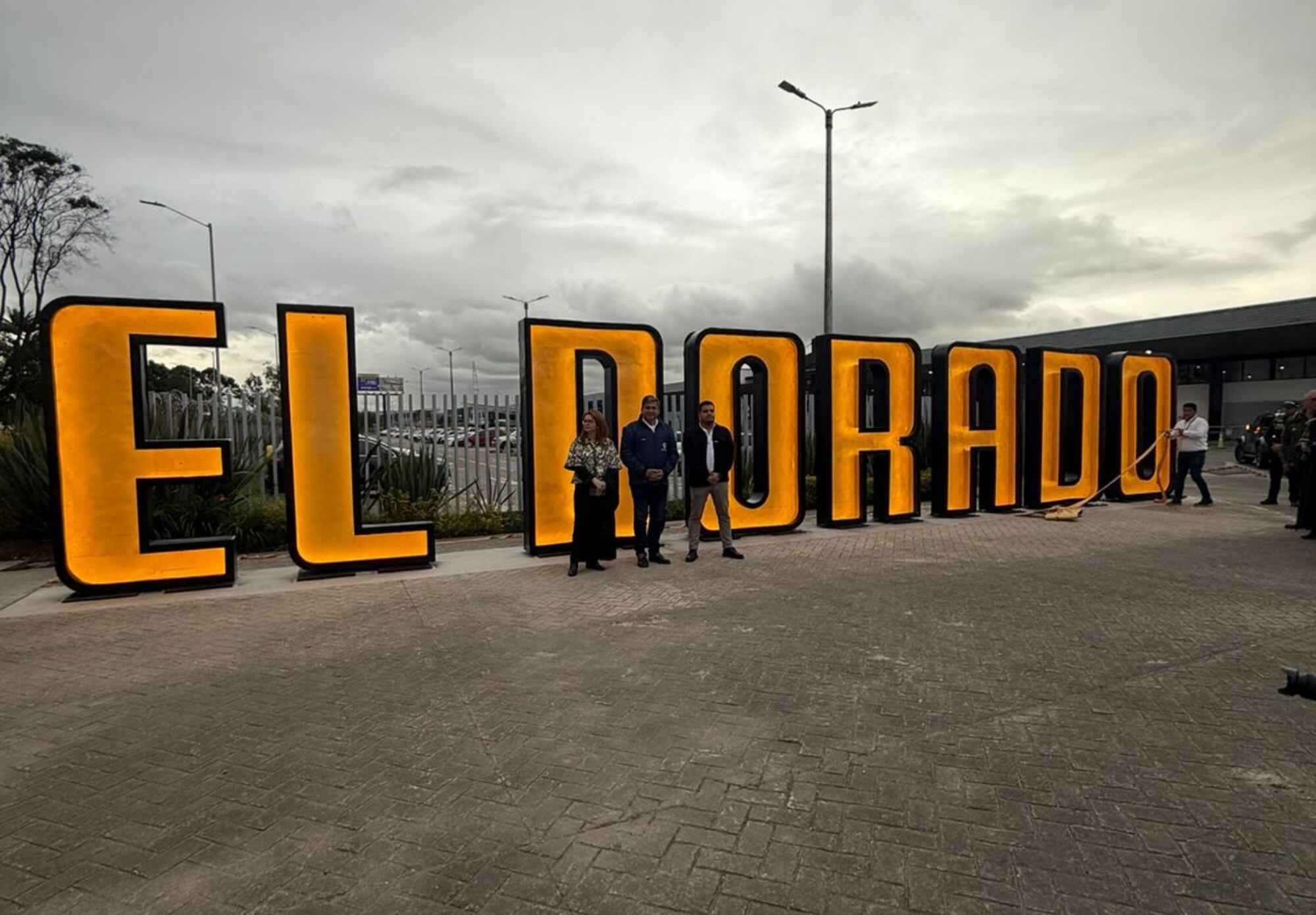 Letrero del Aeropuerto El Dorado. Foto: W Radio