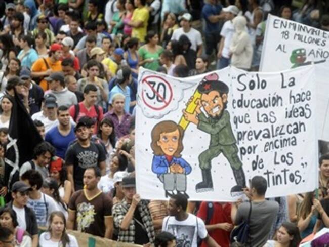 Con correos de hace año y medio Policía intentaba demostrar infiltración de las Farc en marcha estudiantil