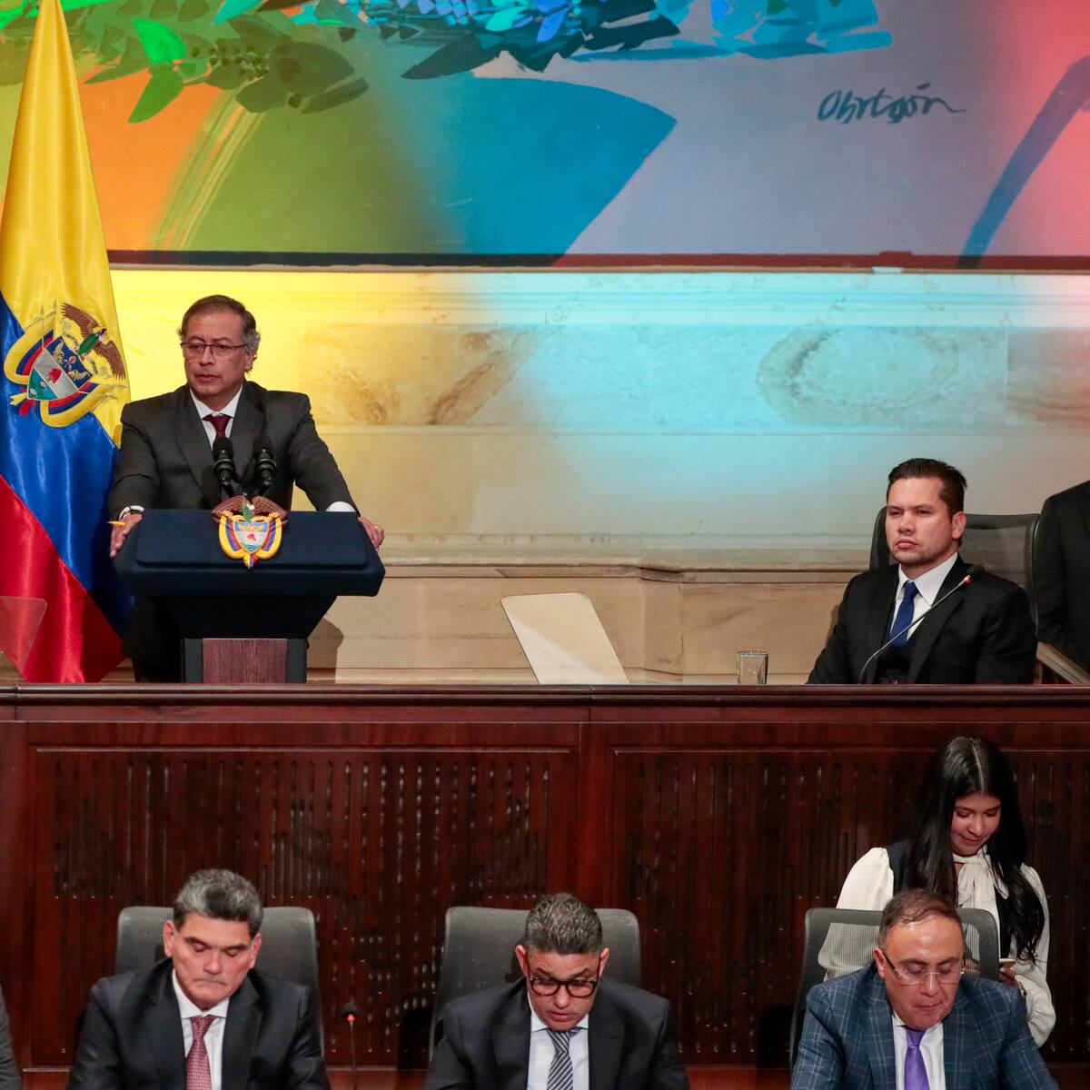 “Les pido perdón por lo que ha acontecido en la UNGRD”: Petro ante el Congreso
