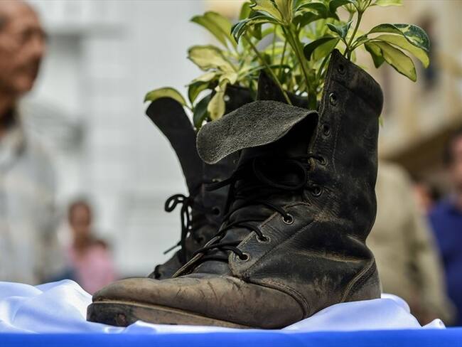 El Gobierno Nacional busca extender hasta el 31 de enero de 2022 la asignación mensual para los excombatientes de las FARC en proceso de reincorporación. Foto: Getty Images / LUIS ROBAYO