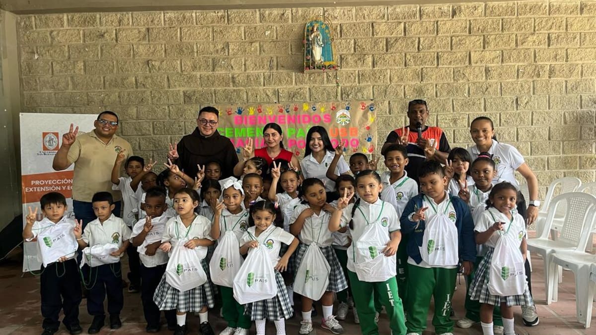 Cemento País y la Universidad de San Buenaventura se unen en una sola causa: entregar kits escolares