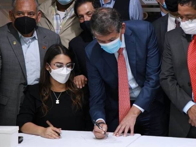 El incremento aplica para servidores públicos de las tres ramas del Estado,. Foto: Getty Images