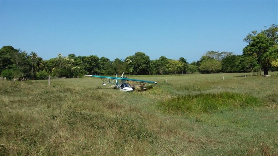 Avioneta se precipitó a tierra en San Antero, Córdoba. Foto: Cortesía.
