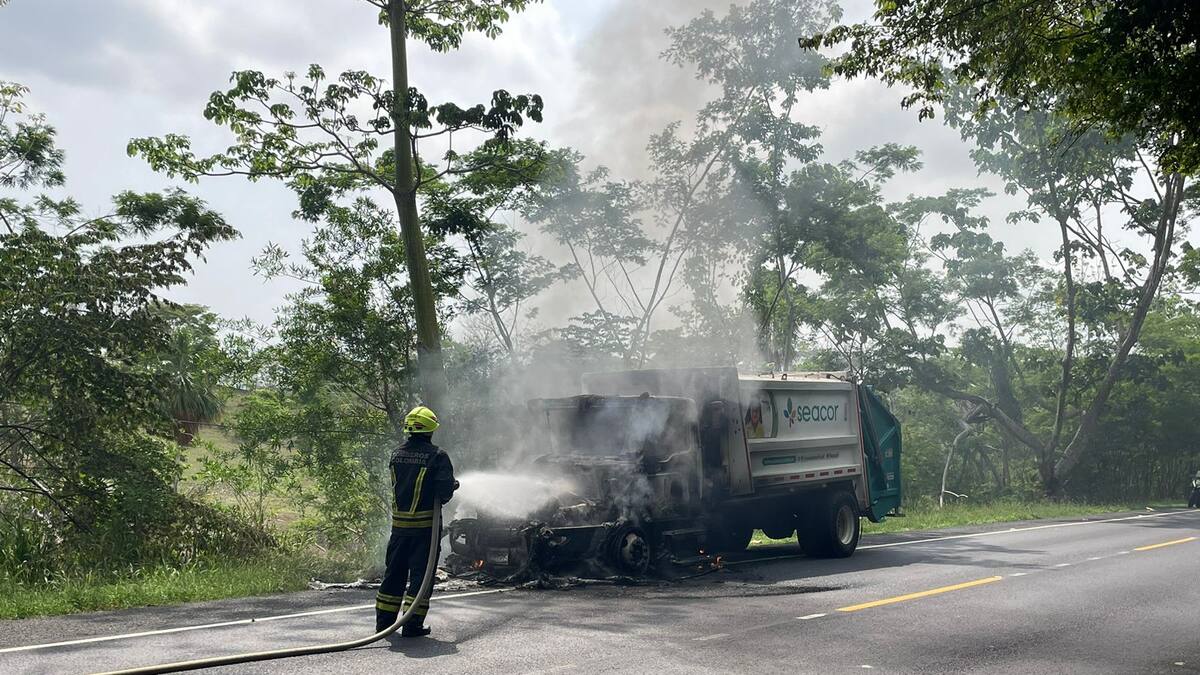 Hombres armados queman otro vehículo de empresa de servicio público en Montería